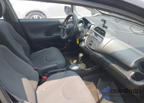 2009 Honda Fit from USA, damaged, VIN JHMGE882X9S071193